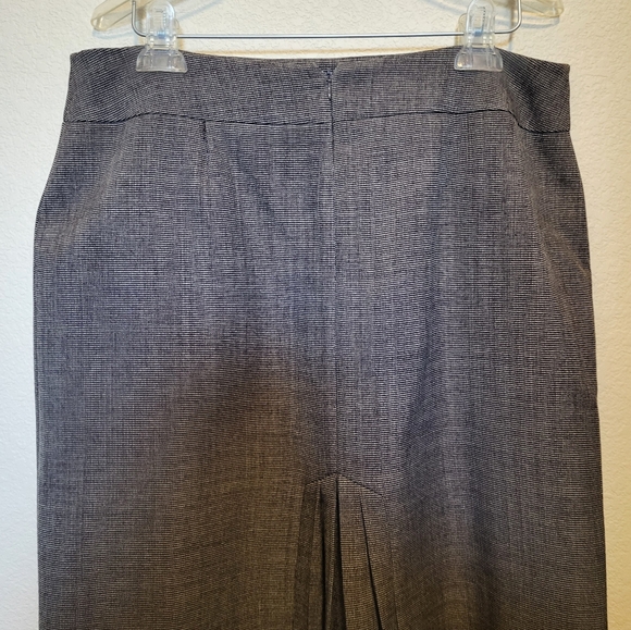 Ladies Tahari petite Suit- 2 Pieces - Picture 3 of 7